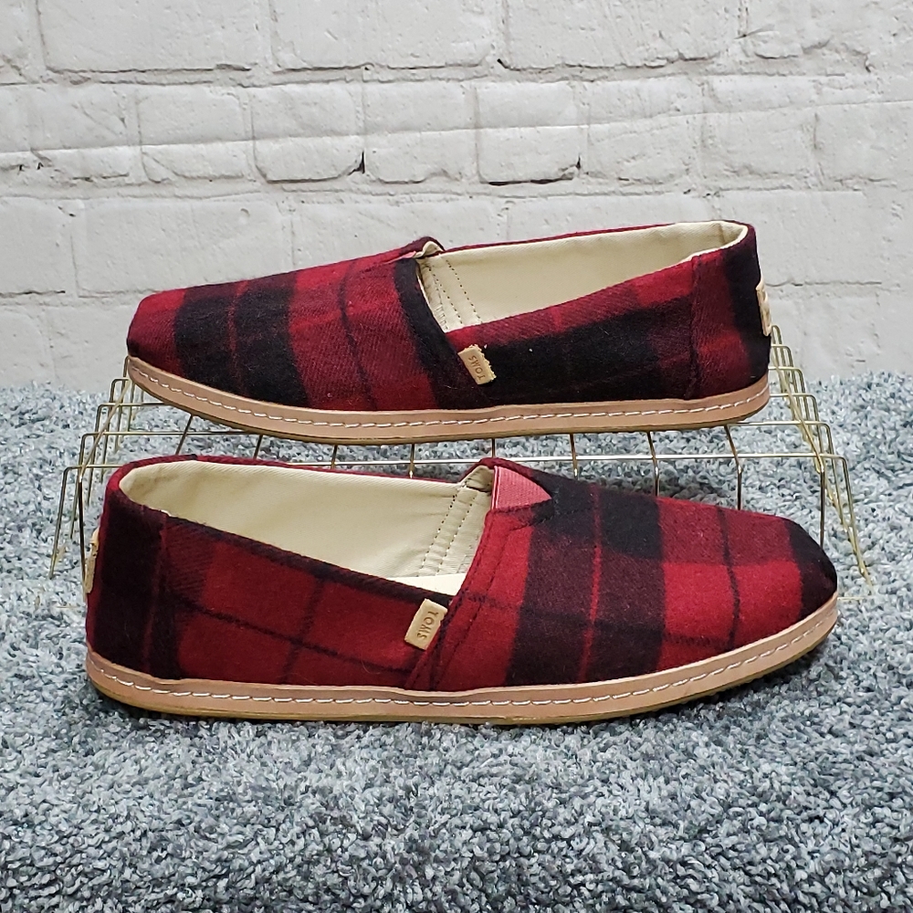 Toms